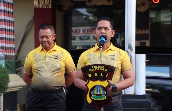 Polres Badung Laksanakan Jumat Sehat, Dengan Jalan Santai.