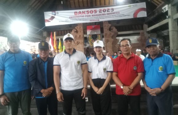Universitas PGRI Mahadewa Indonesia Bali Mengelar Bakti Sosial Bertempat di Kelurahan Penatih Denpasar Timur.