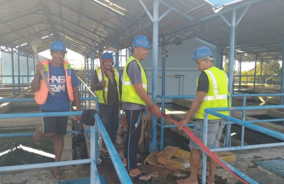 Tingkatkan Kualitas Air, PDAM Kota Denpasar Bersihkan Bak Fulsator IPA Belusung.