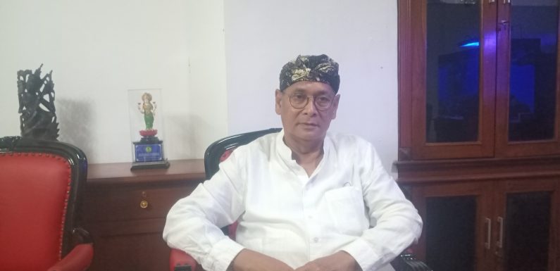 Dr. I Ketut Wirawan. SH. M.Hum Sampaikan, Persembahyangan adalah Menyeimbangkan Pikiran  Kita Antara sepiritual Maupun Duniawi.