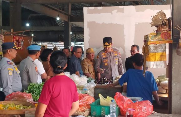 Kapolres Buleleng Bersama Team Satgas Pangan Kabupaten Buleleng Memantau Ketersediaan Dan Harga Pangan.