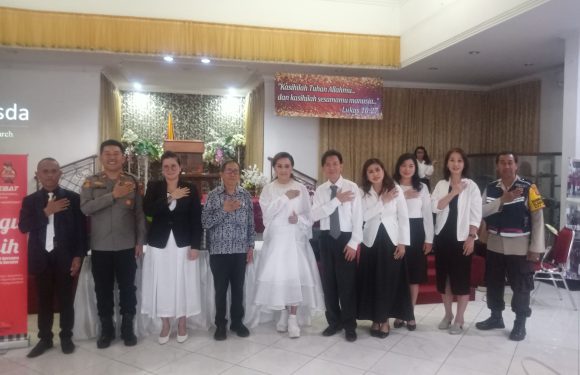 Gelar Minggu Kasih, Kapolsek Denpasar Utara Kunjungi Jemaat GPdI Bethesda Denpasar.