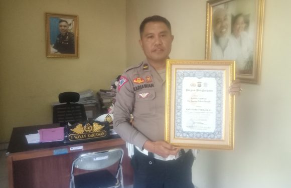 Satlantas Polres Bangli Raih Penghargaan Kategori Terbaik Tiga Bidang Pelayanan Samsat Pada Perayaan HUT ke 68 Lalu Lintas Bhayangkara.