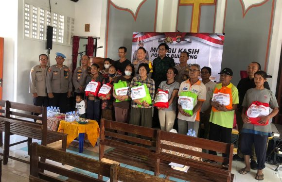 Kegiatan “Minggu Kasih” Polres Buleleng Berikan Tali Kasih di Gereja Imannuel Desa Sangsit.
