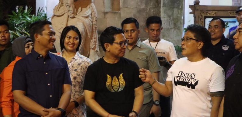 Kapolres Badung Turun Langsung Beri Pengamanan  HUT Mangupura Ke-14 Tahun 2023.