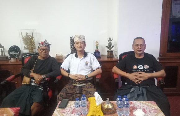 Yayasan Dwijendra Pada Hari Purnama Melaksanakan Pujawali.