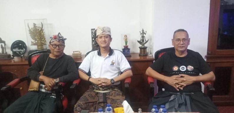 Yayasan Dwijendra Pada Hari Purnama Melaksanakan Pujawali.