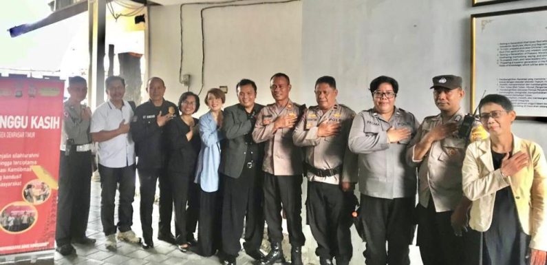 Gelar “Minggu Kasih” Polsek Dentim Kunjungi Gereja GBI Cornerstone Denpasar.