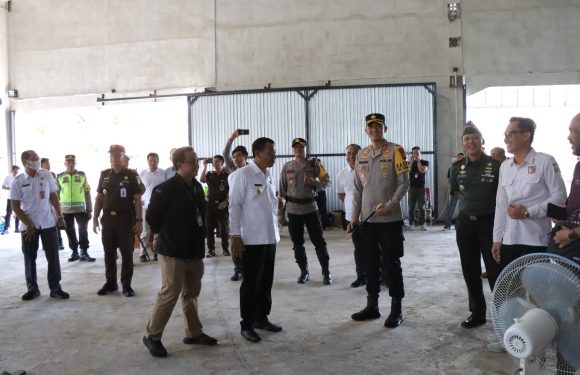 Kapolres Buleleng, Bersama Forkopimda Memantau Dan Mengecek Gudang Logistik KPU Kabupaten Buleleng