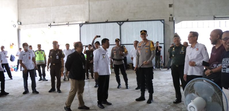 Kapolres Buleleng, Bersama Forkopimda Memantau Dan Mengecek Gudang Logistik KPU Kabupaten Buleleng
