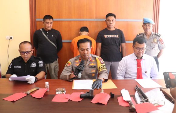 Satuan Reskrim Polres Buleleng Berhasil Mengungkap Kasus Dugaan Kepemilikan Senpi Dan Sajam.