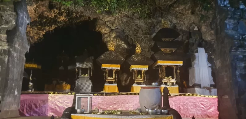 Sad Kahyangan Pura Goa Lawah Akan  Menggelar Upakara Pujawali Selama Tiga Hari Mulai 19 – 22 Maret 2024.