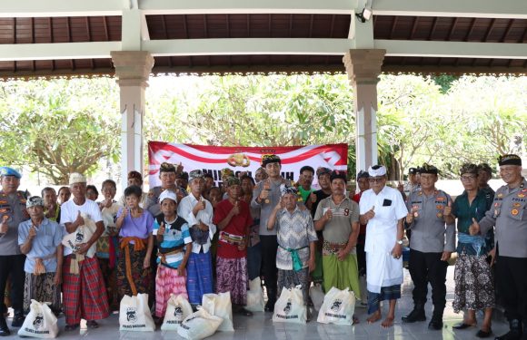 Kapolres Buleleng Salurkan Tali Kasih Untuk Minggu Kasih.