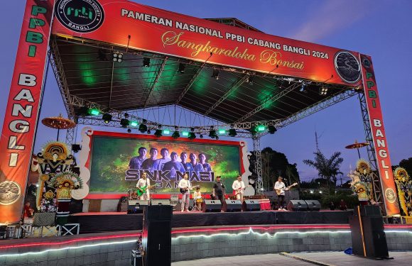 Band WBP Rutan Bangli, meriahkan Pameran Bonsai di Alun-Alun Kota Bangli.