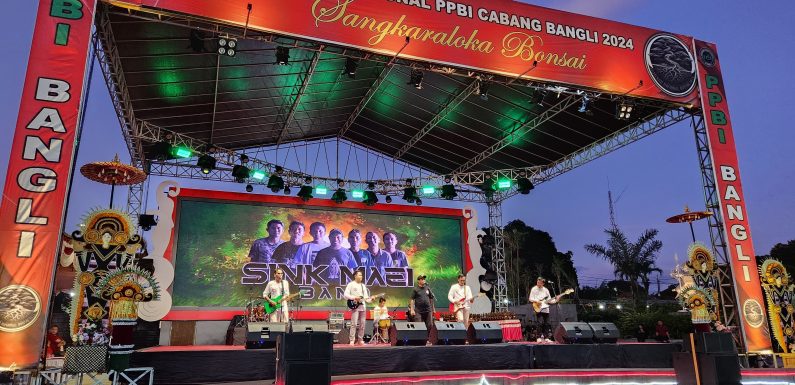 Band WBP Rutan Bangli, meriahkan Pameran Bonsai di Alun-Alun Kota Bangli.