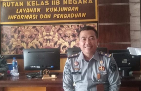 Tingkatkan Keamanan dan Ketertiban Rutan, Petugas Rutan Kelas IIB Negara Kotinyu Lakukan Pengawasan.