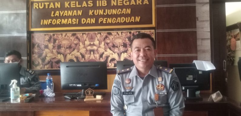 Tingkatkan Keamanan dan Ketertiban Rutan, Petugas Rutan Kelas IIB Negara Kotinyu Lakukan Pengawasan.