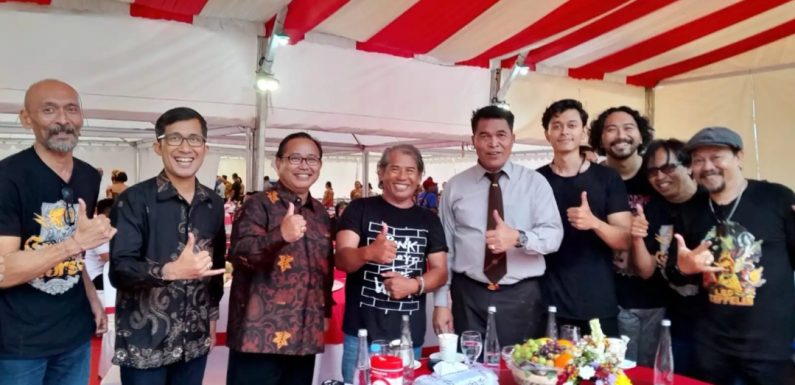 Kapolda Bali Undang Band Rock Metal Bali,”Crazy Horse” Tampil Pada HUT Bhayangkara ke – 78.