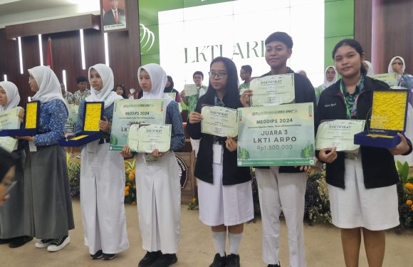 3 siswa SMA Negeri 5 Denpasar Berhasil Meraih Juara Tiga Dalam Ajang Karya Tulis Tingkat Nasional di Fakultas Kedokteran UNDIP Semarang dan Sekaligus Meraih Tiket Masuk di FK Kedokteran UNDIP Semarang.