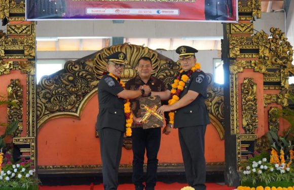 TONGKAT ESTAFET KEPEMIMPINAN LAPAS SINGARAJA RESMI BERGANTI, KADIVPAS BALI HADIRI PISAH SAMBUT KALAPAS SINGARAJA.