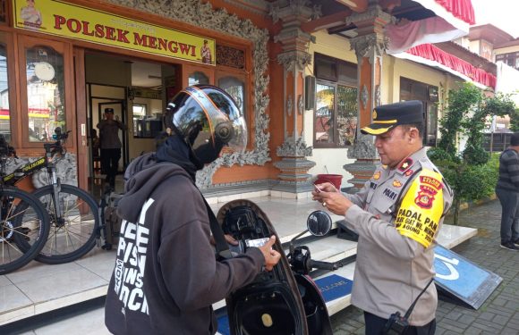 Marak Terjadinya Curanmor, Polsek Mengwi Gelar Kegiatan Hunting Sistem Di Halaman Depan Mako Polsek Mengwi.