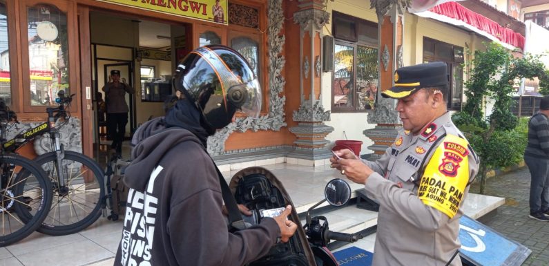 Marak Terjadinya Curanmor, Polsek Mengwi Gelar Kegiatan Hunting Sistem Di Halaman Depan Mako Polsek Mengwi.
