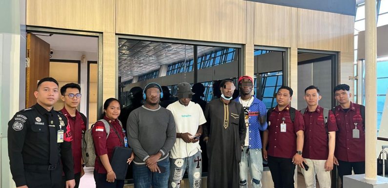 Dari Kasus Overstay Hingga Tak Mampu Tunjukkan Dokumen Perjalanan, 4 Pria Nigeria Dideportasi Rudenim Denpasar.