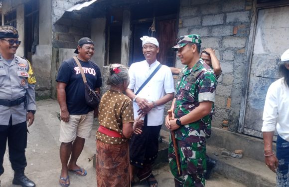 Perkuat Kemanunggalan TNI Dan Rakyat Dandim Gianyar Tinjau Lokasi Karya Bakti Bedah Rumah.