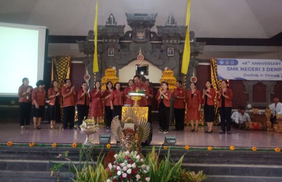SMK Negeri 3 Denpasar Menggelar Puncak HUT ke 48 Bertempat di Aula Sekolah.