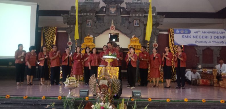 SMK Negeri 3 Denpasar Menggelar Puncak HUT ke 48 Bertempat di Aula Sekolah.