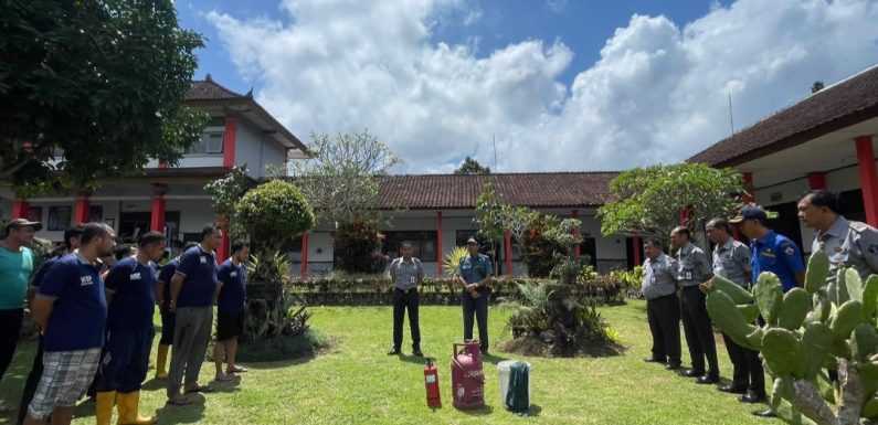 Rutan Bangli Bekerjasama Dengan Damkar Bangli Gelar Simulasi Tanggap Darurat Dan Kejadian Kebakaran.