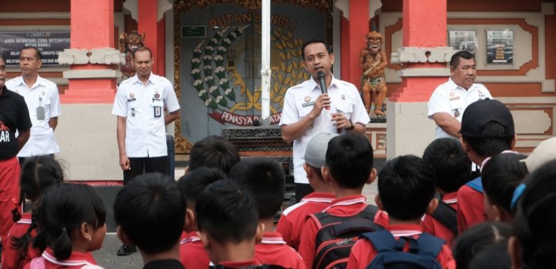 TINGKATKAN KESADARAN HUKUM USIA DINI, RUTAN BANGLI TERIMA KUNJUNGAN SISWA SD NEGERI 2 KAWAN.