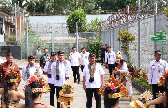 Wujudkan Pelayanan Kesehatan WBP yang Semakin Optimal, Plt. Dirjen PAS Resmikan Klinik Pratama di Lapas Narkotika Bangli.
