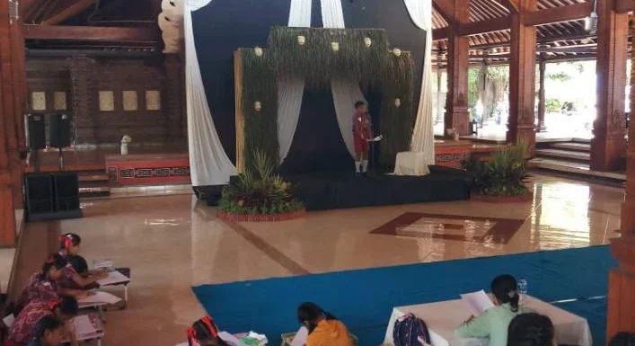 Dinas Pendidikan Jembrana Bekerjasama Dengan Yayasan Kertas Budaya Indonesia Mengelar Lomba Baca Puisi Tingkat Nasional.