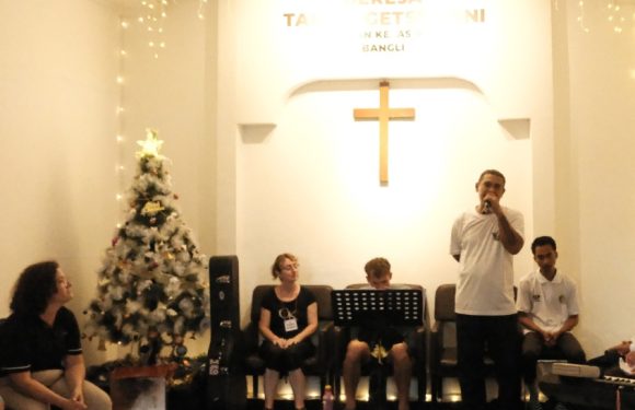 PENUH DAMAI SUKA CITA, WARGA BINAAN RUTAN BANGLI GELAR IBADAH KEBAKTIAN PERAYAAN NATAL.