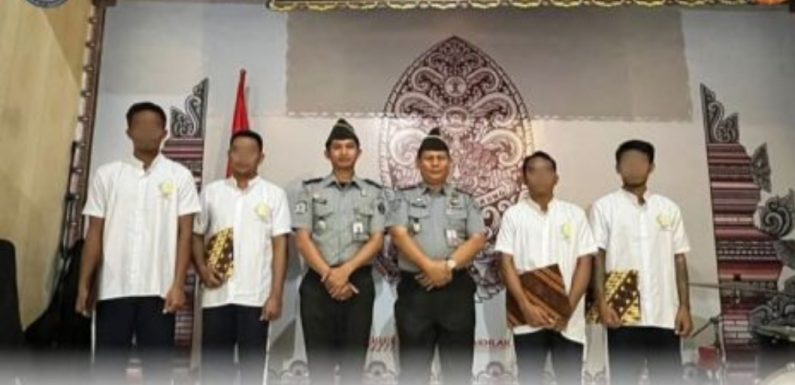 Rutan Klungkung Berikan Remisi Kepada 4 WBP Pada Hari Raya Natal.