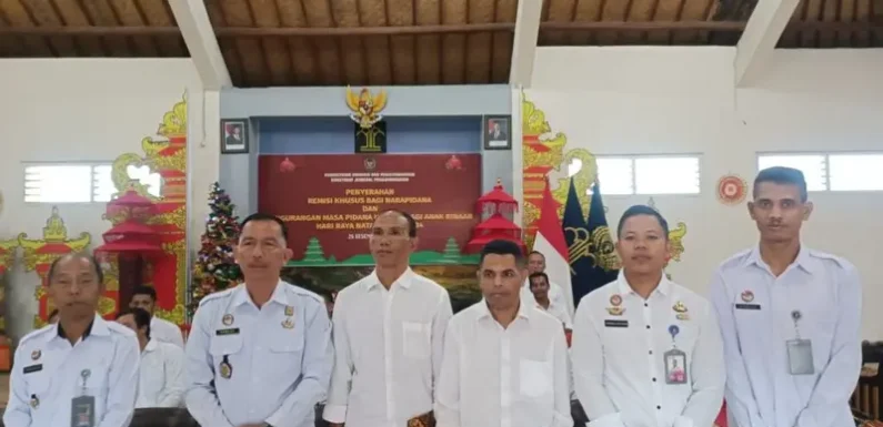 Berkah Natal, 10 Orang Warga Binaan Umat Nasrani Lapas Tabanan Peroleh Remisi.