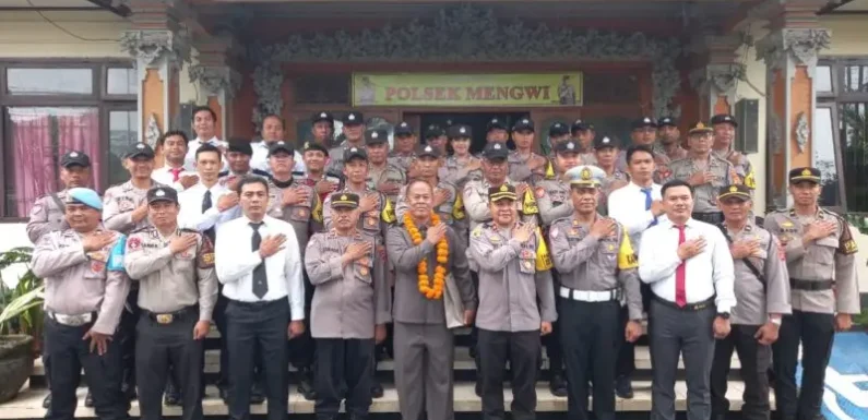 Polsek Mengwi Gelar Pelepasan Wisuda Purna Bakti.