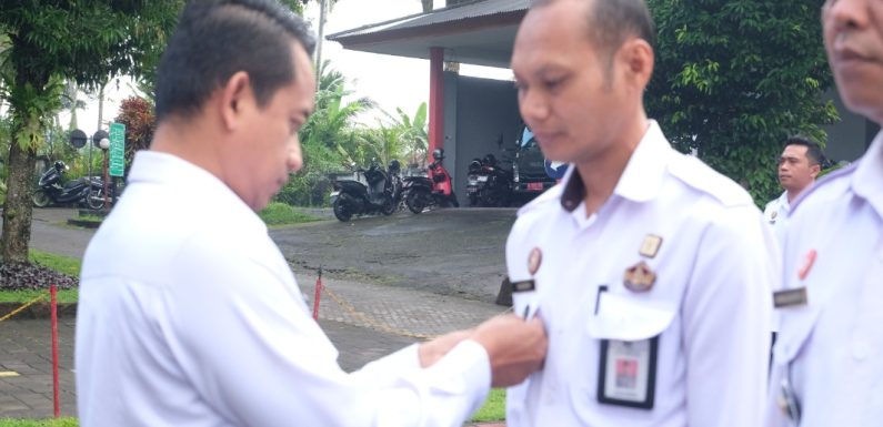 RAIH PREDIKAT WILAYAH BEBAS DARI KORUPSI, RUTAN BANGLI GELAR APEL AWAL TAHUN DAN PENYEMATAN PIN WBK.