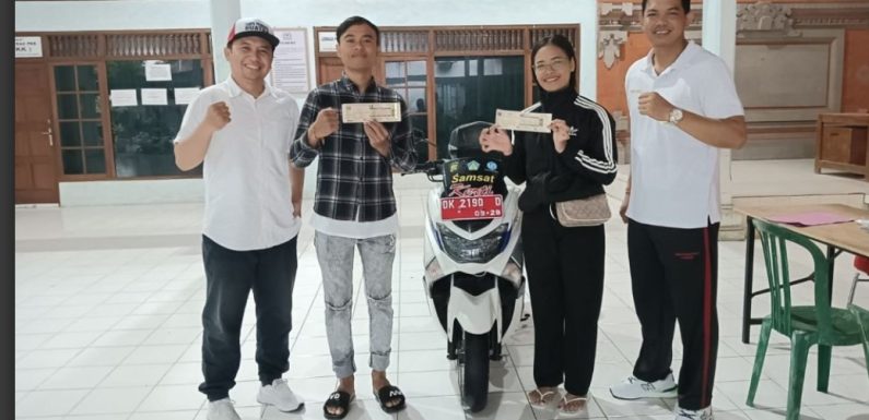 Meski Hujan Lebat, Samker Ngerombo Samsat Badung Diserbu Wajib Pajak.