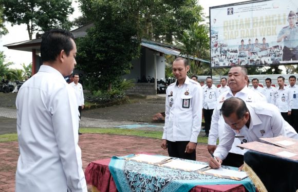 KOMITMEN TINGKATKAN PROFESIONALITAS, RUTAN BANGLI TANDATANGANI PAKTA INTEGRITAS, PERJANJIAN KINERJA DAN KOMITMEN BERSAMA TAHUN 2025.