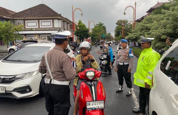 Ops Keselamatan Agung 2025, Polres Gianyar Ajak Masyarakat Tertib Berlalu Lintas.