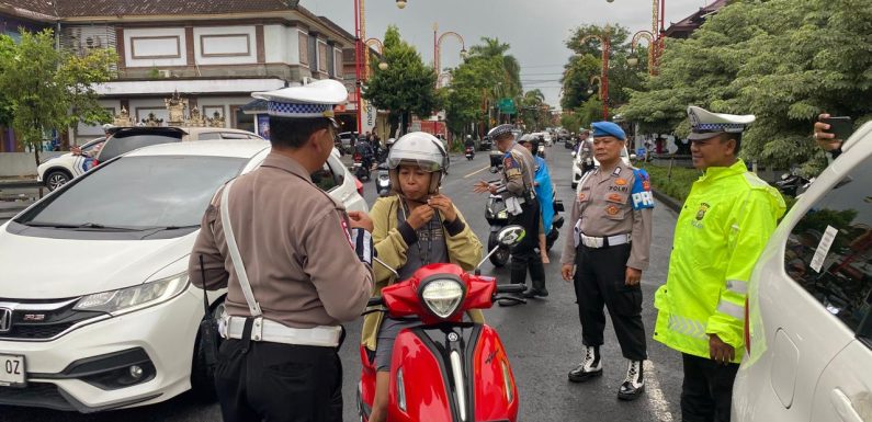 Ops Keselamatan Agung 2025, Polres Gianyar Ajak Masyarakat Tertib Berlalu Lintas.