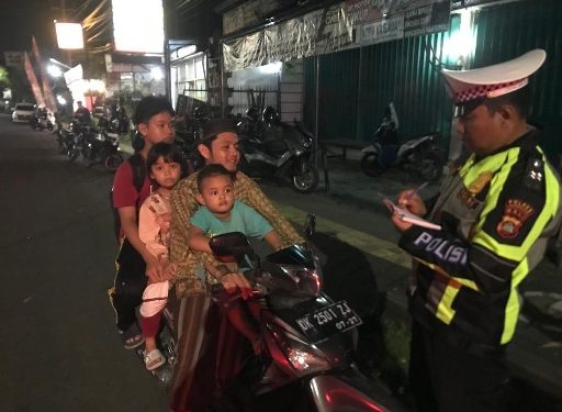 Tingkatkan Disiplin Masyarakat Dalam Berlalu Lintas, Satgas Gakkum Polres Jembrana, Gelar Operasi Keselamatan Agung 2025.