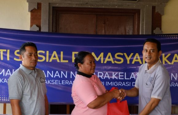 DUKUNG PROGRAM AKSELERASI MENTERI IMIPAS, RUTAN BANGLI SALURKAN BANTUAN SEMBAKO KE MASYARAKAT SEKITAR.