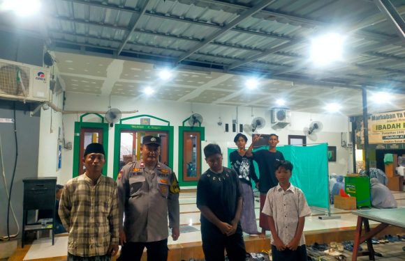 Sholat Tarawih di Musholla Al Furqon Berlangsung Aman.