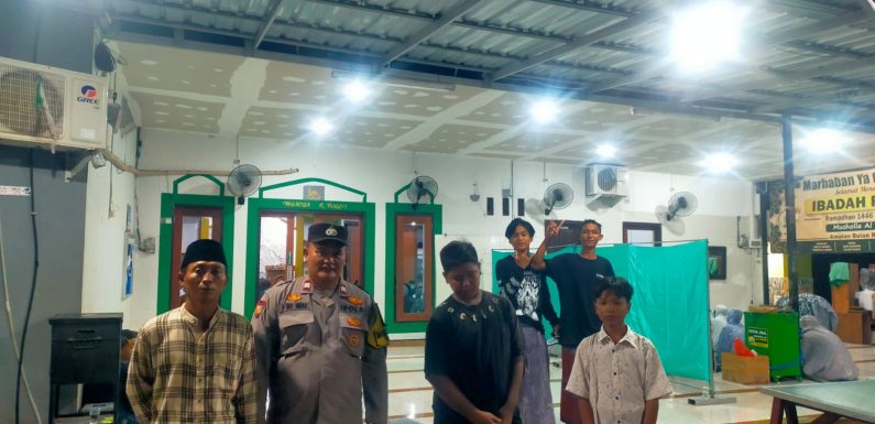 Sholat Tarawih di Musholla Al Furqon Berlangsung Aman.