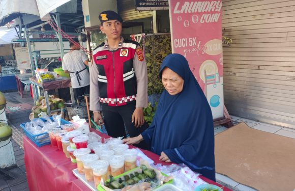 Polresta Denpasar Gelar Patroli di Tempat Penjualan Takjil Selama Bulan Ramadhan.