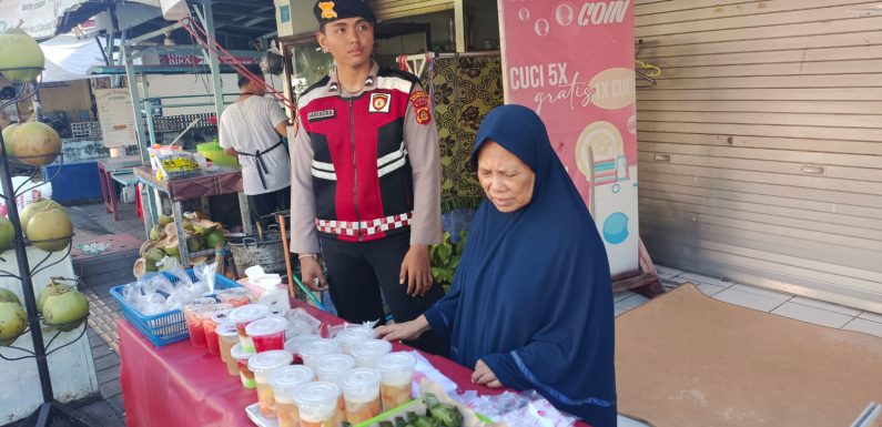 Polresta Denpasar Gelar Patroli di Tempat Penjualan Takjil Selama Bulan Ramadhan.