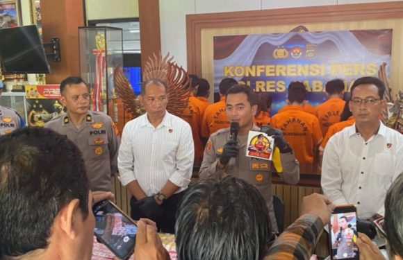 Polres Tabanan Ungkap Kasus Pencurian dan Narkoba, Belasan Tersangka Diamankan.